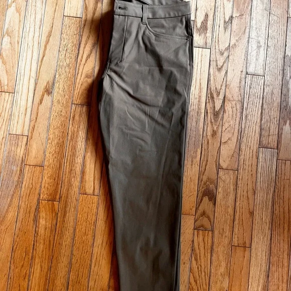 Lululemon ABC Pant - Picture 5 of 5
